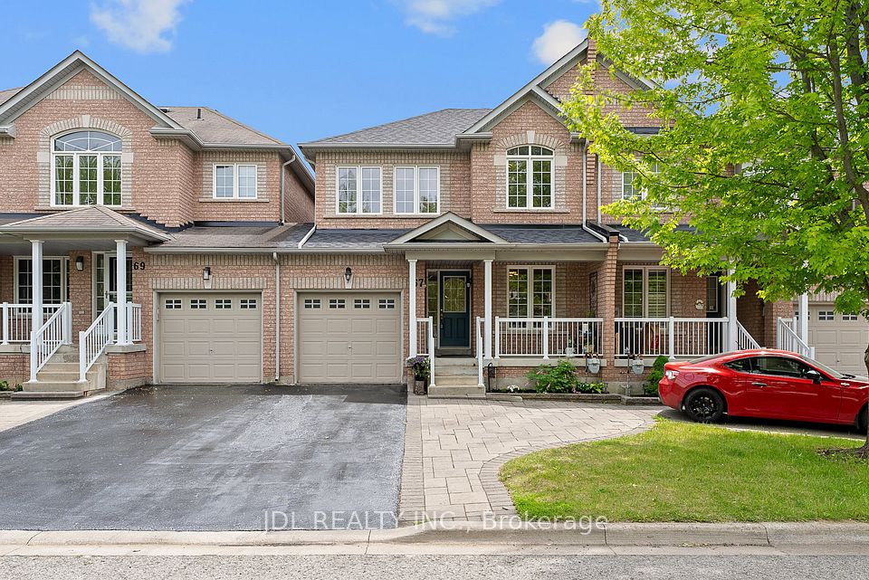 67 Hawksbury