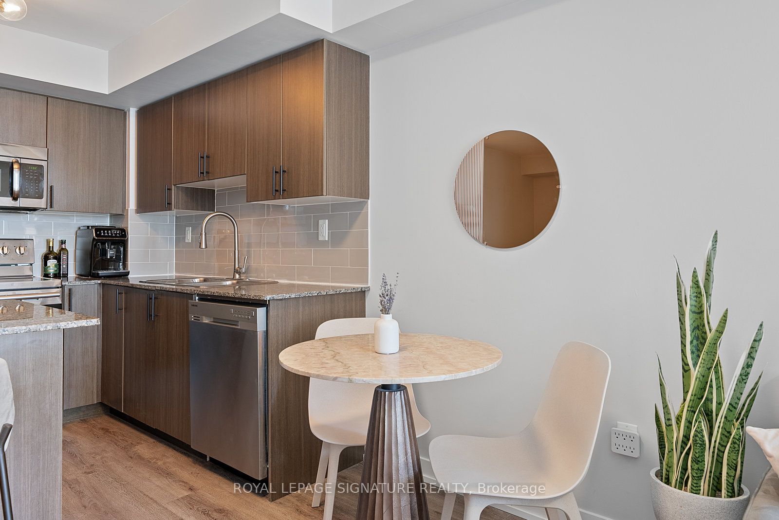 816 Lansdowne Avenue, #410