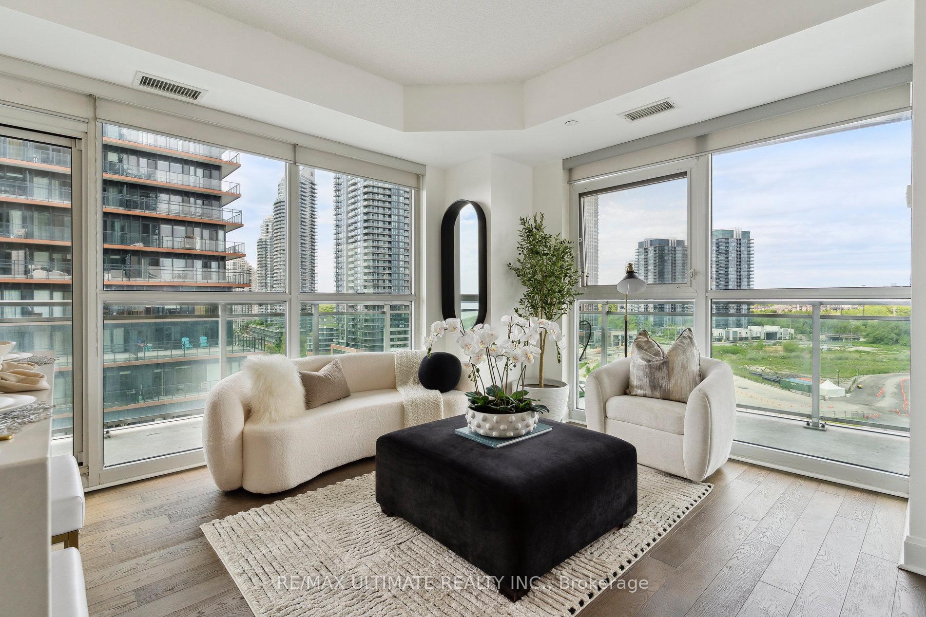 2 Bedrooms Condo at 33 Shore Breeze, Toronto For sale