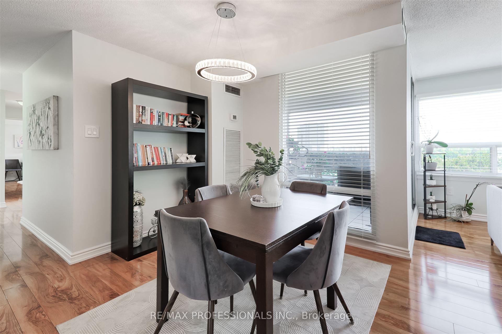 3 Bedrooms Condo at 475 The West Mall, Toronto For sale