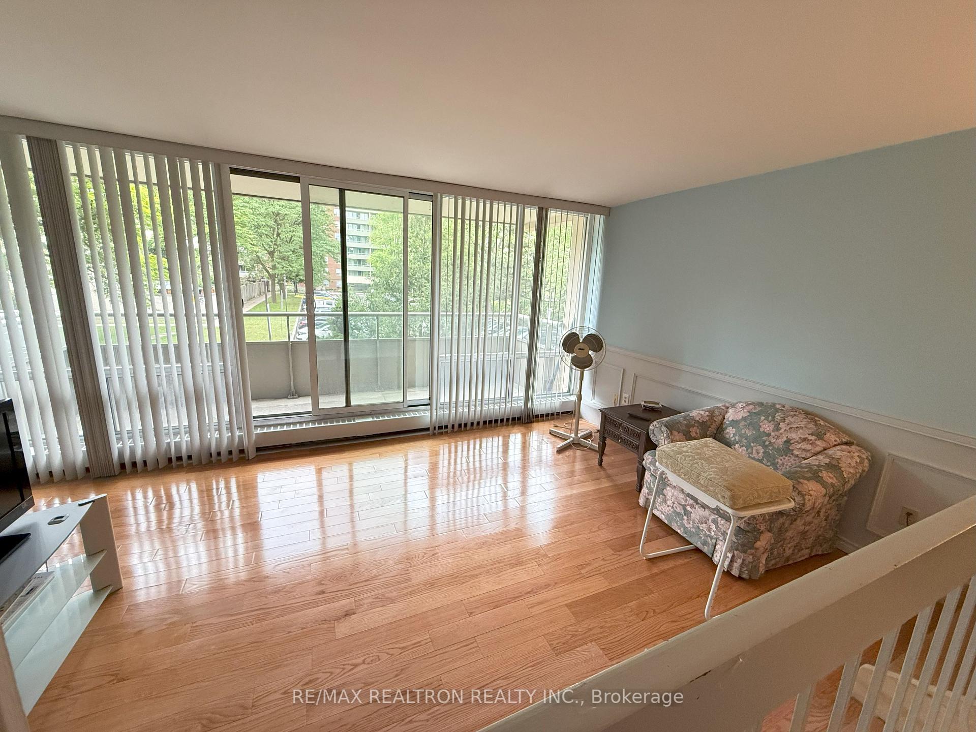 3 Bedrooms Condo at 1 Four Winds, Toronto For sale
