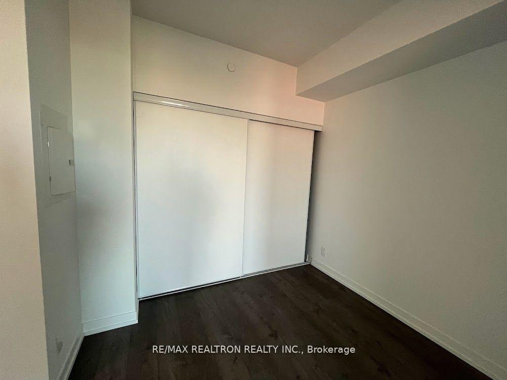 1 Bedroom Condo at 270 Dufferin, Toronto For sale
