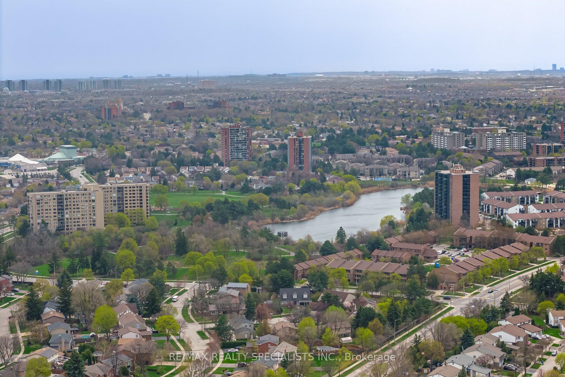 3 Bedrooms Condo at 7077 Estoril,  Mississauga For sale