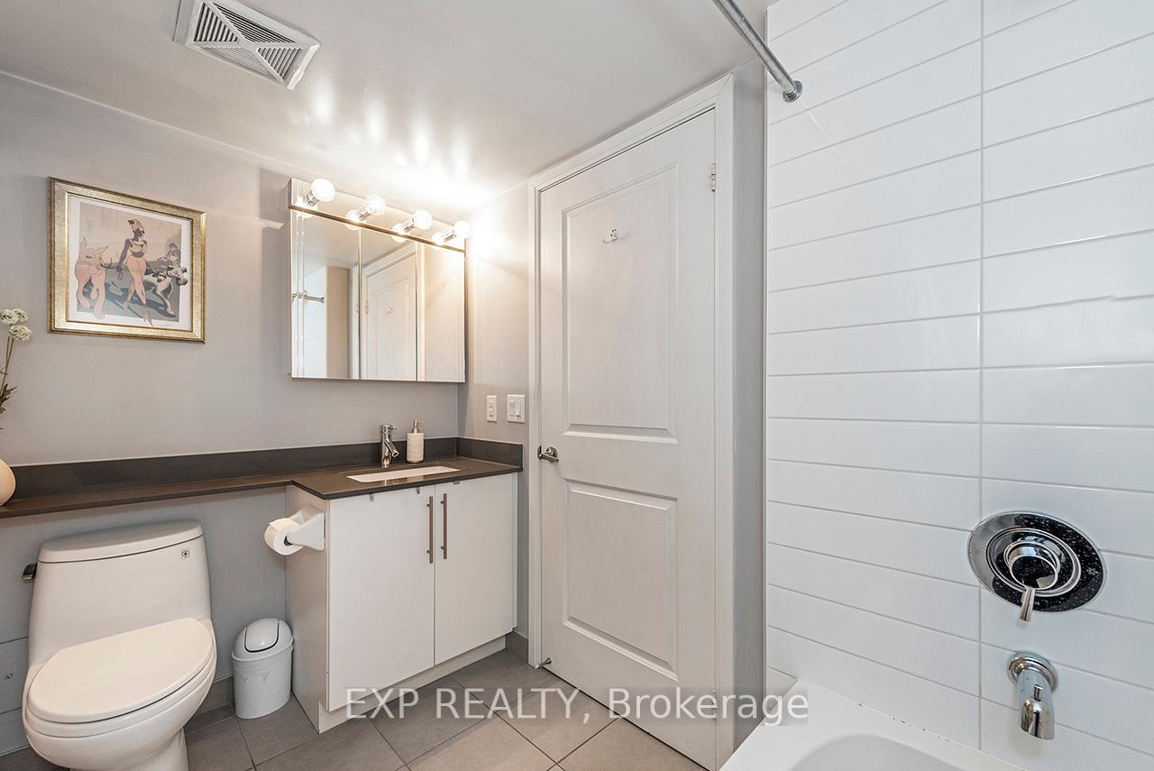 2 Bedrooms Condo at 1 Michael Power, Toronto For sale