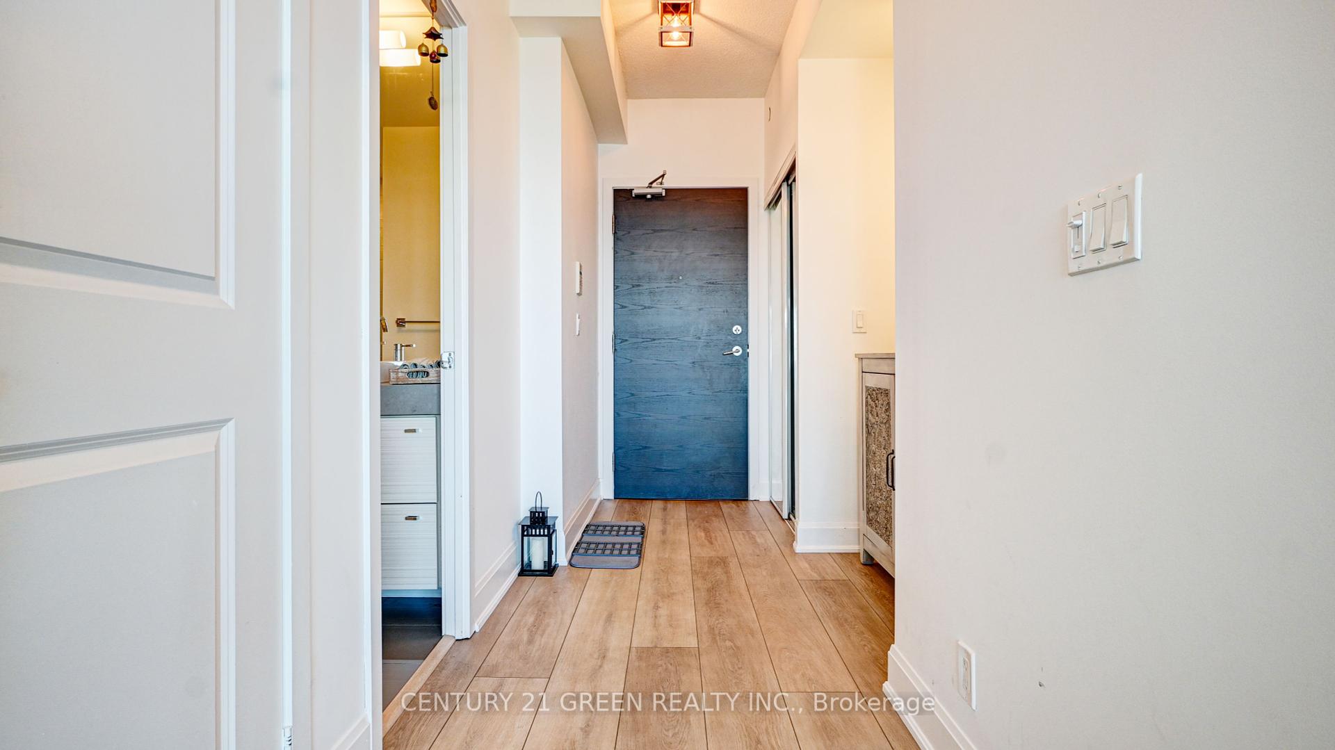2 Bedrooms Condo at 33 Shore Breeze, Toronto For sale