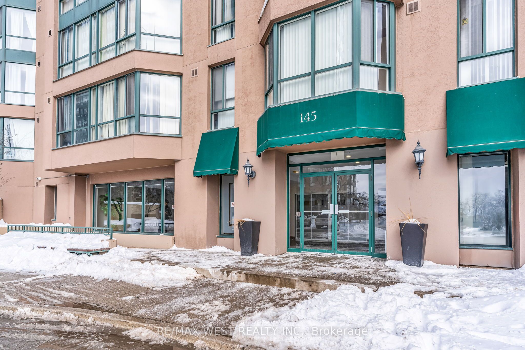 145 Hillcrest Avenue, #1615