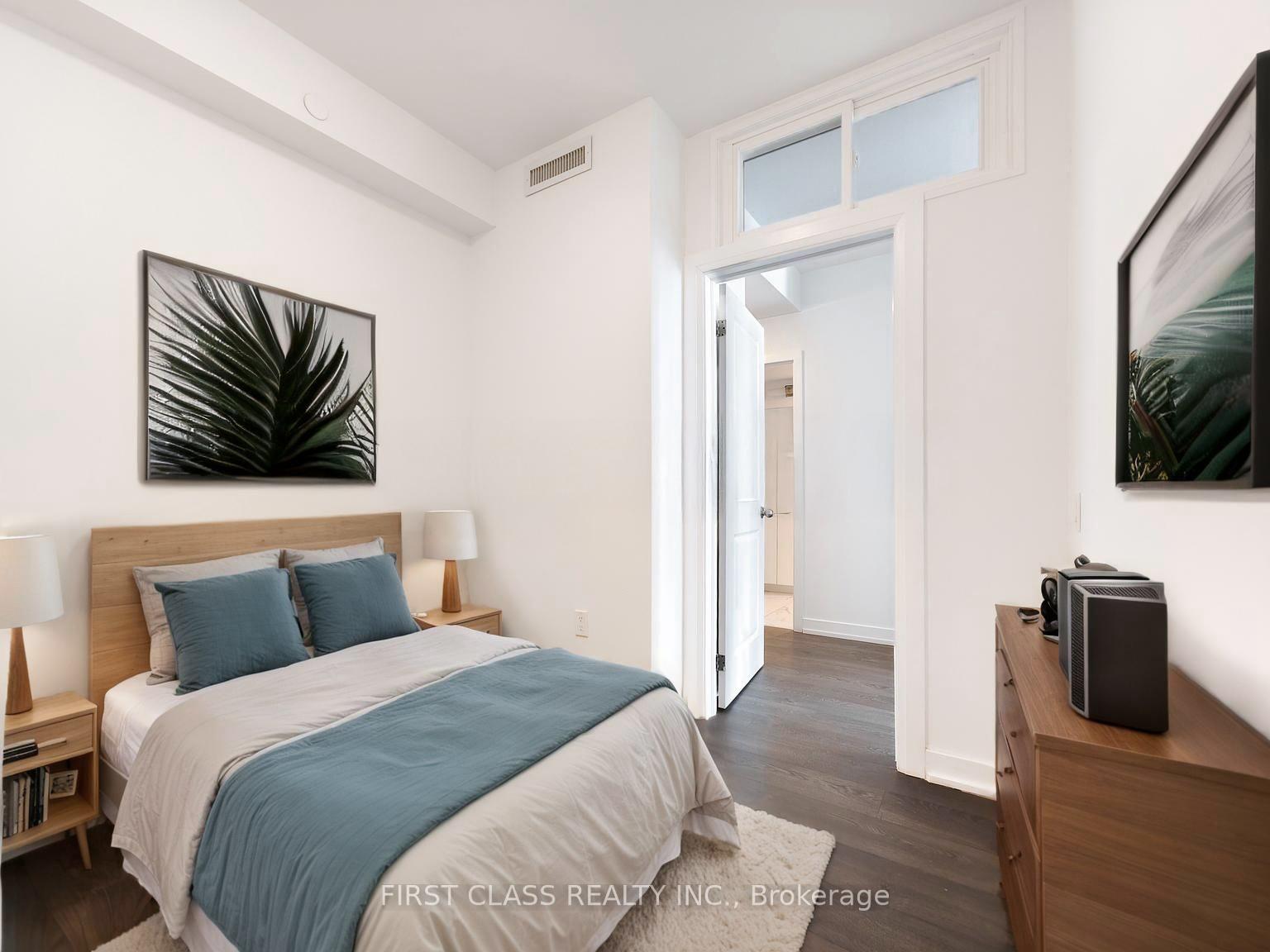 2 Bedrooms Condo at 8 Olympic Garden, Toronto For sale