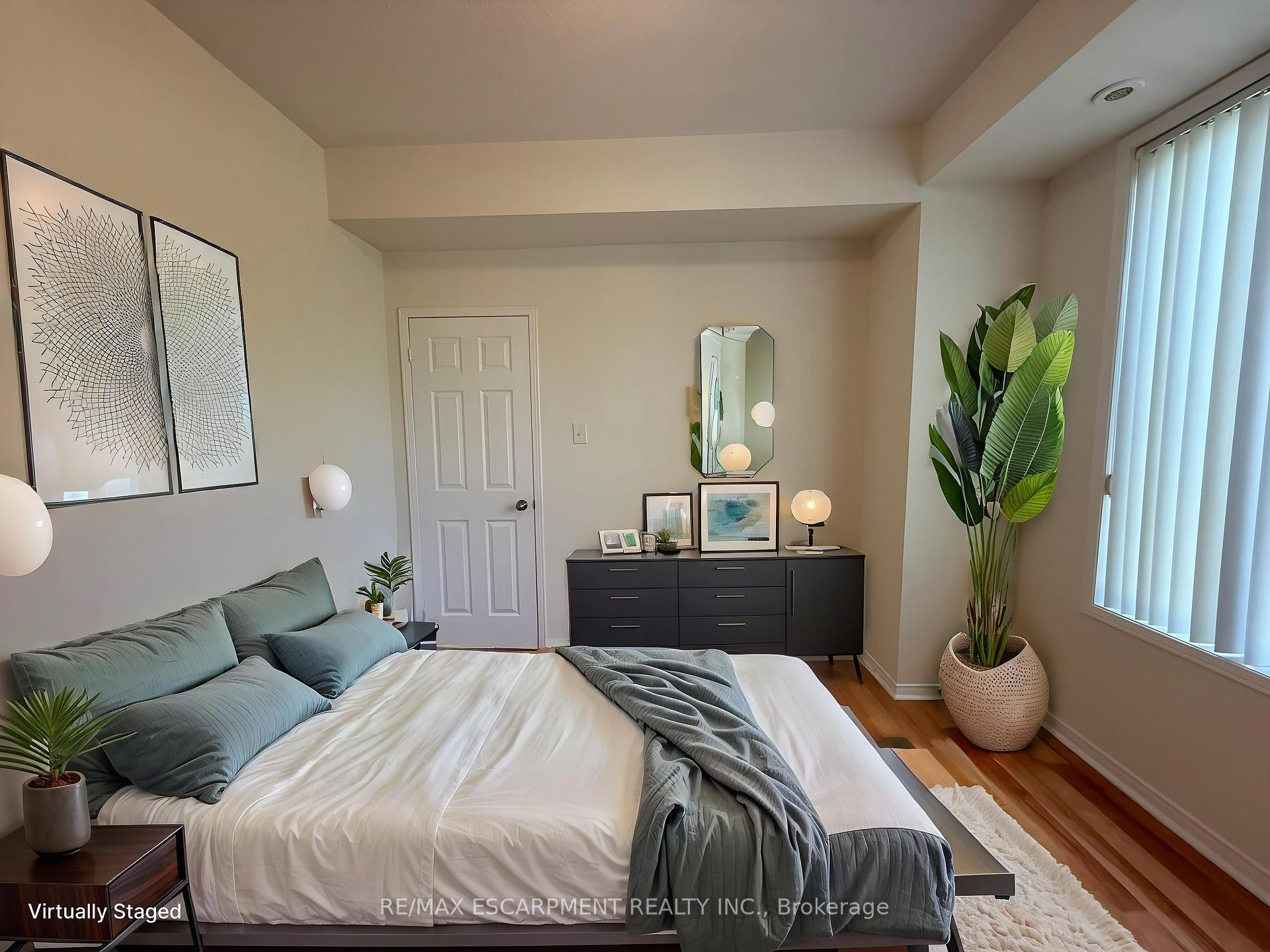 1 Bedroom Condo at 5055 Oscar Peterson, Mississauga For sale