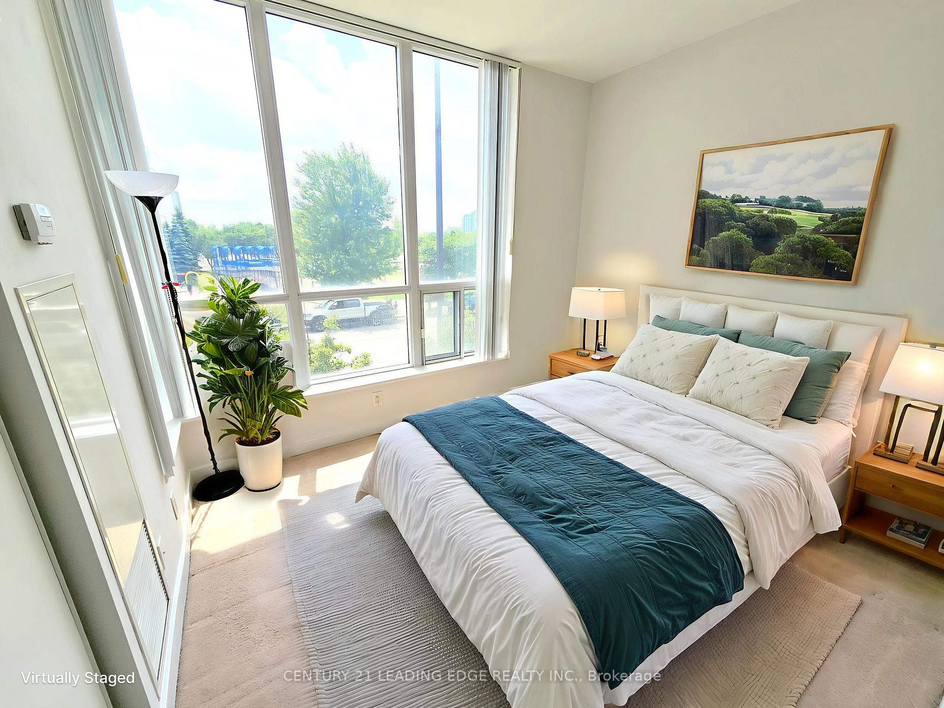 3 Bedrooms Condo at 38 Lee Centre, Toronto For sale