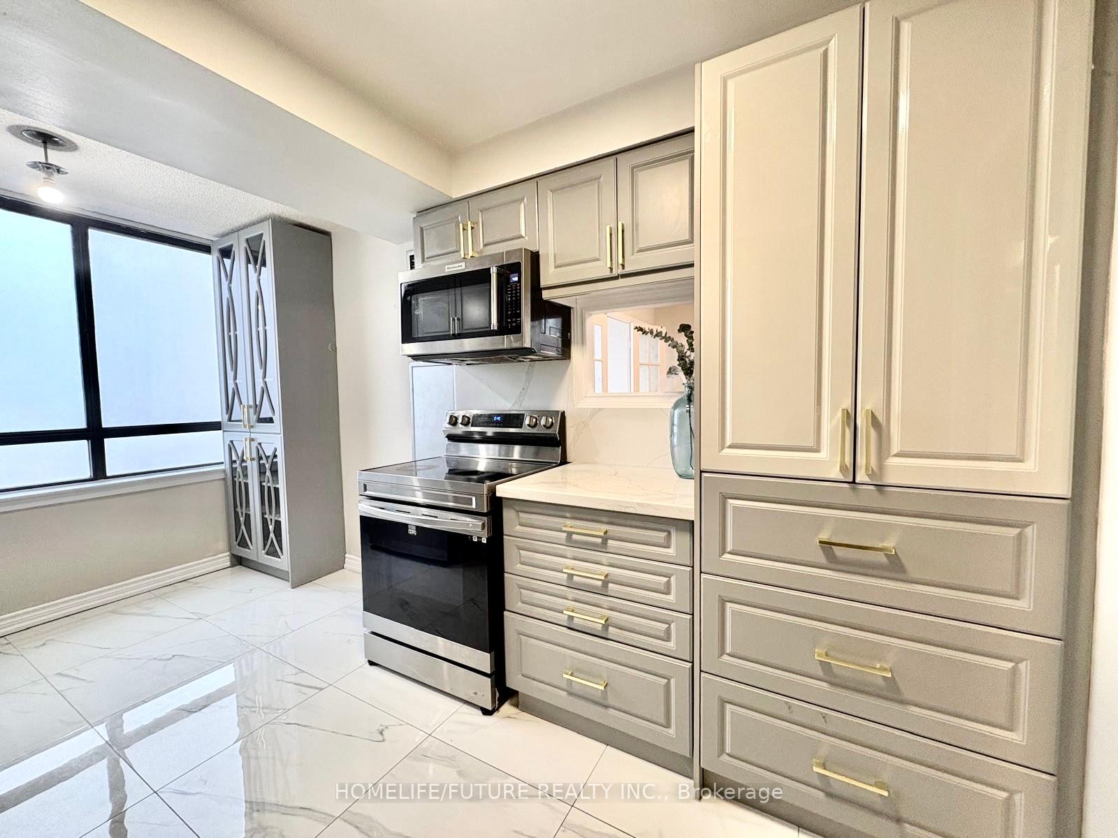 3 Bedrooms Condo at 75 Bamburgh,  Toronto For sale