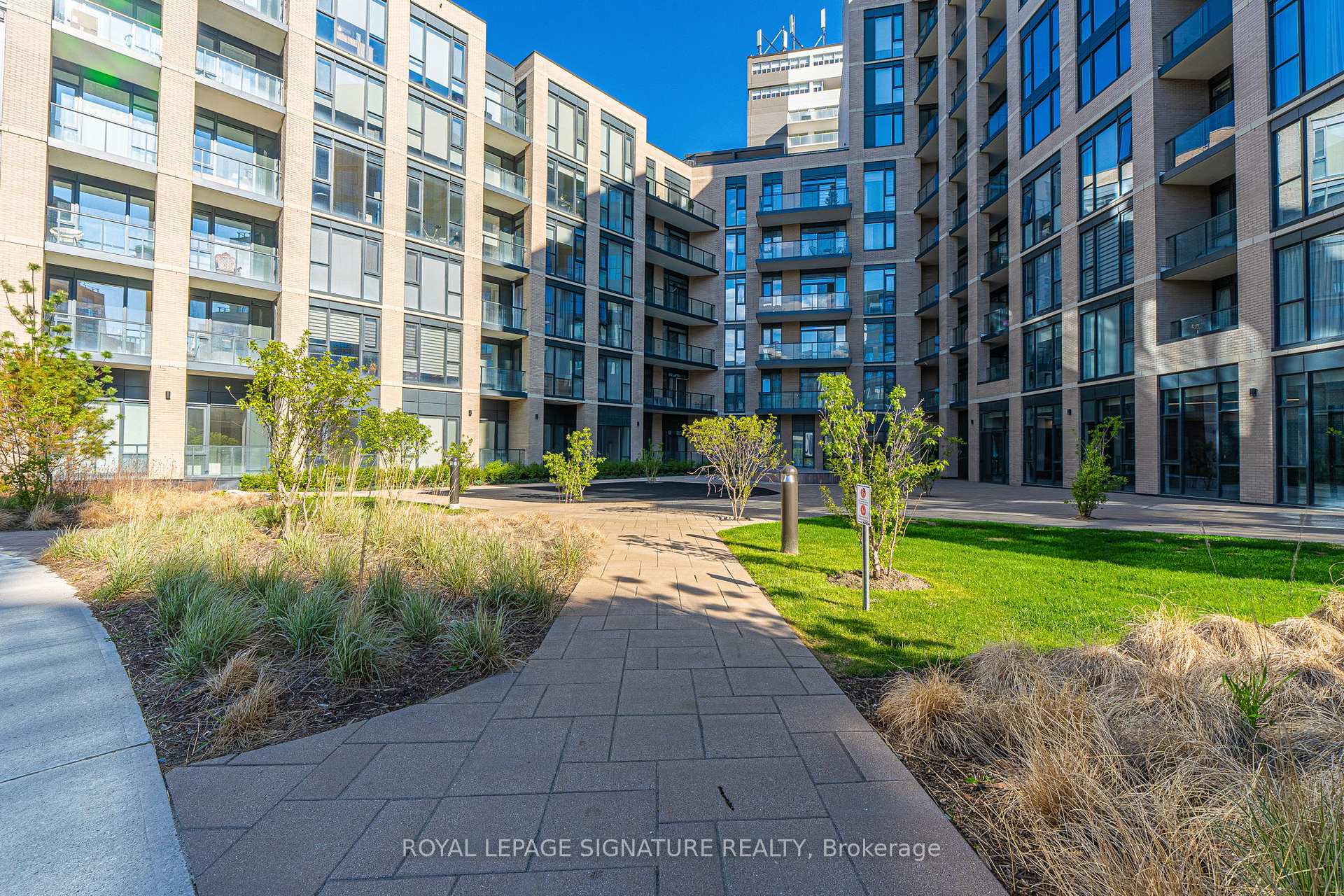 1 Bedroom Condo at 293 The Kingsway, Toronto For sale