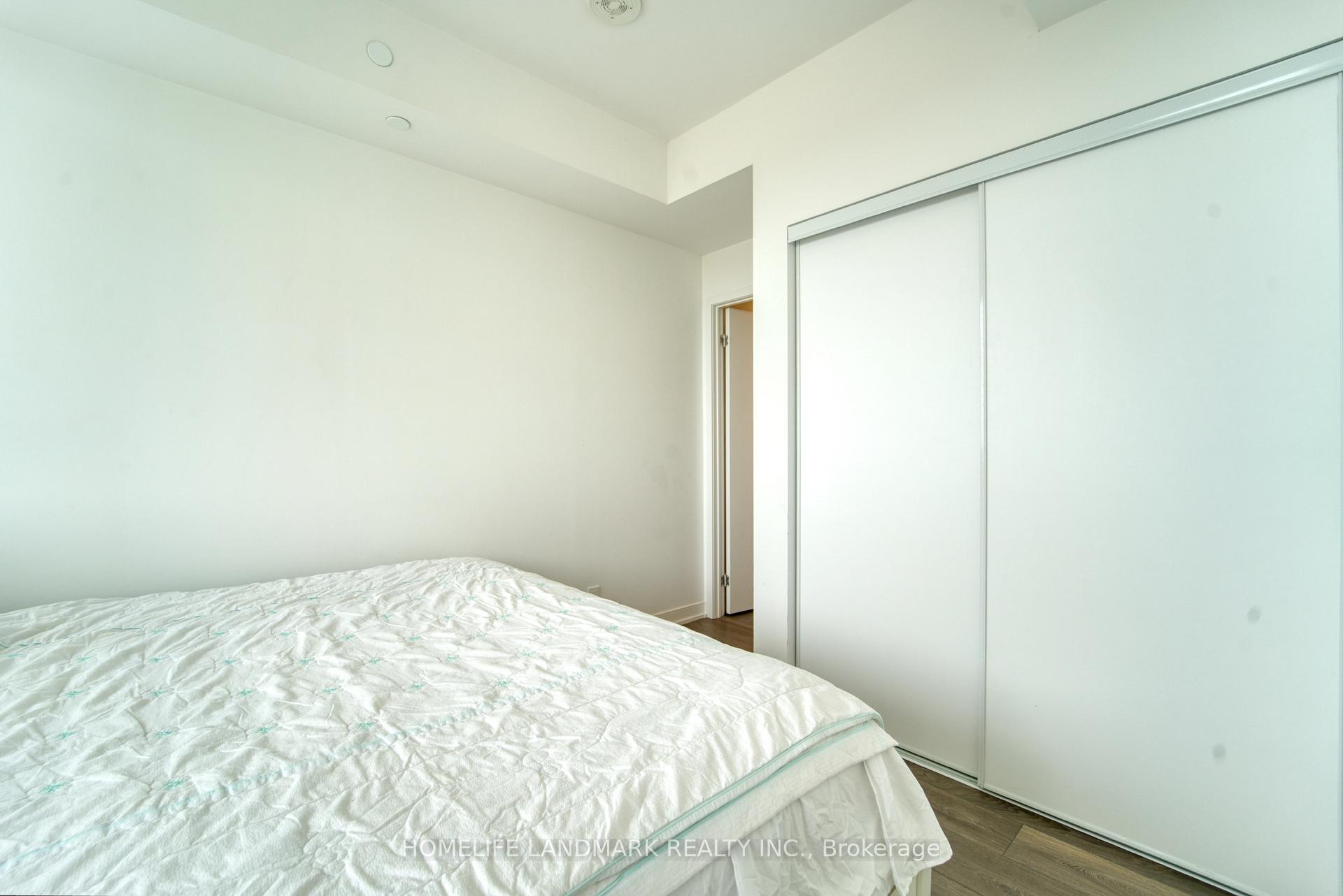 2 Bedrooms Condo at 15 HOLMES,  Toronto For sale