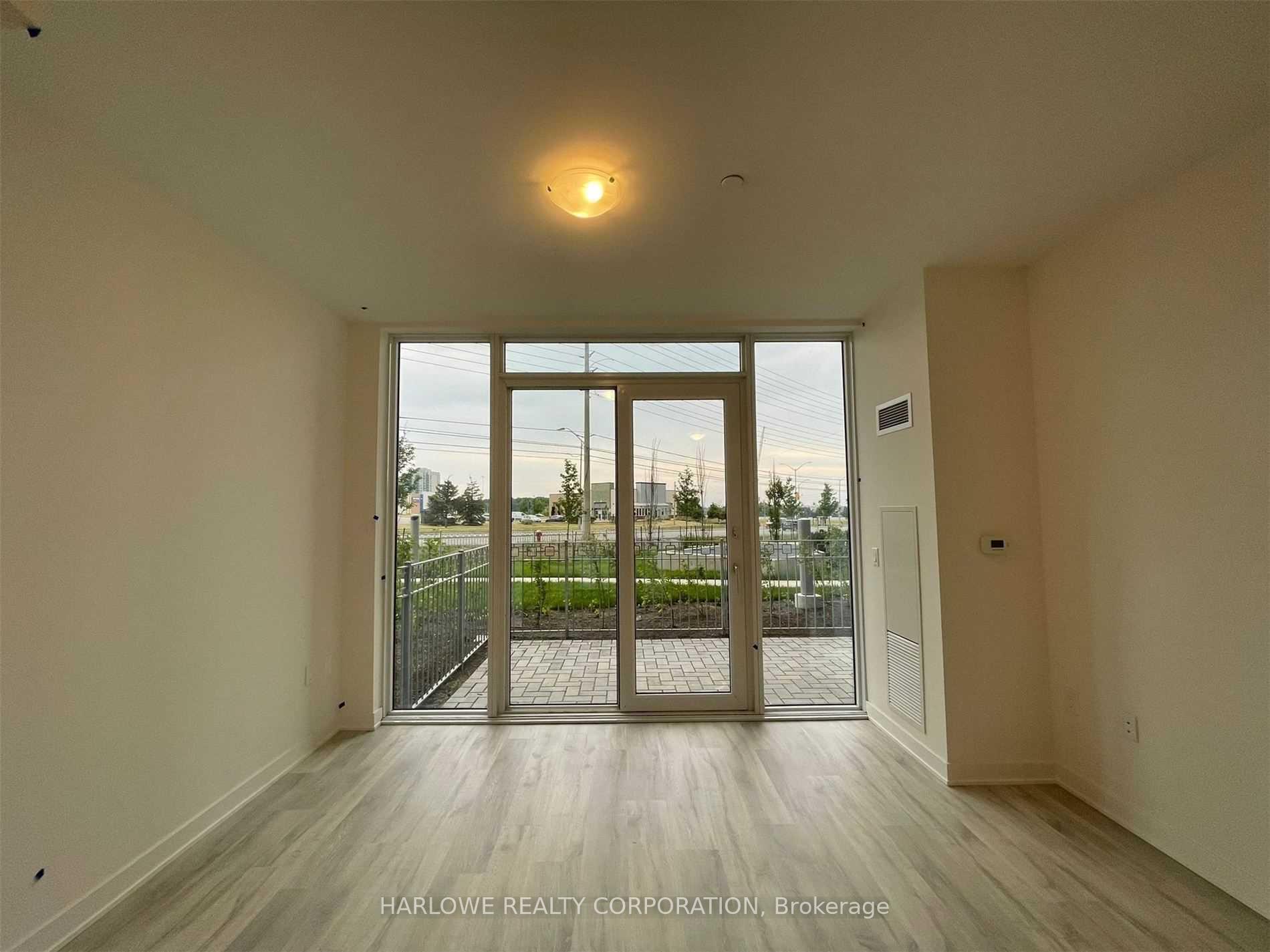 2 Bedrooms Condo at 4655 Metcalfe,  Mississauga For sale