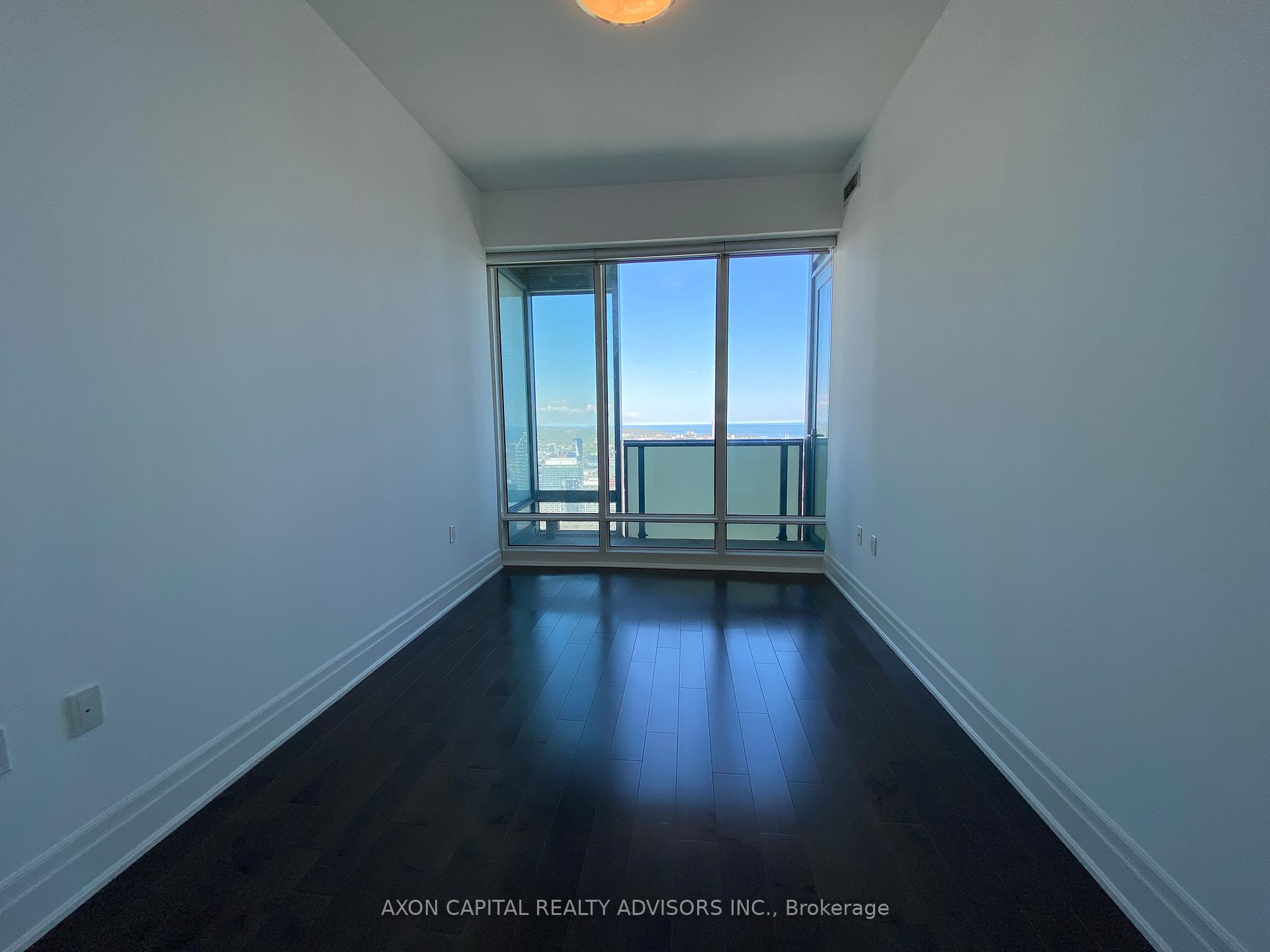 3 Bedrooms Condo at 8 The Esplanade, Toronto For sale