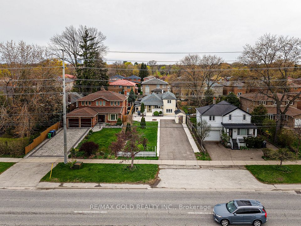 1328 Cawthra