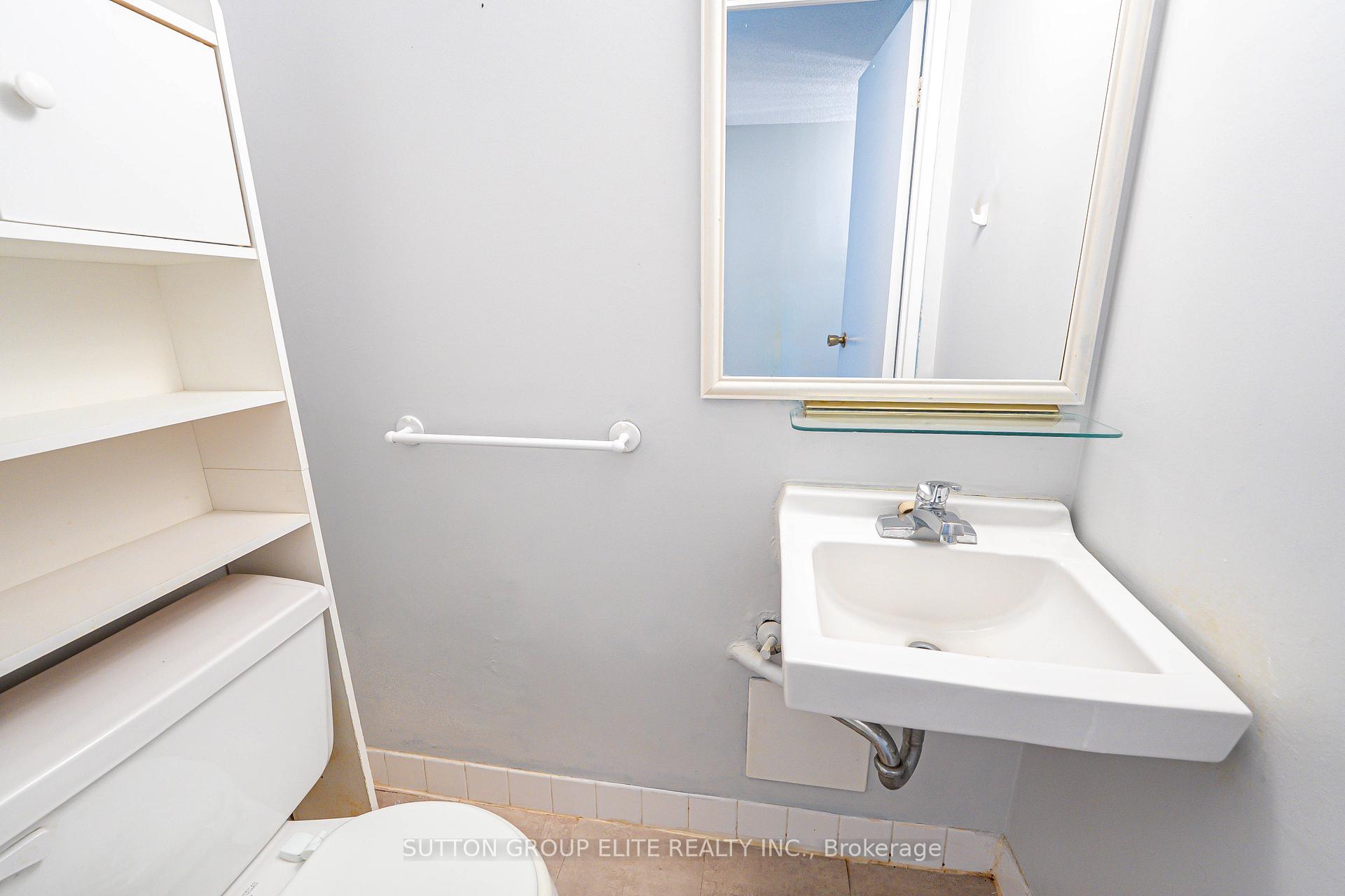 3 Bedrooms Condo at 3590 Kaneff,  Mississauga For sale