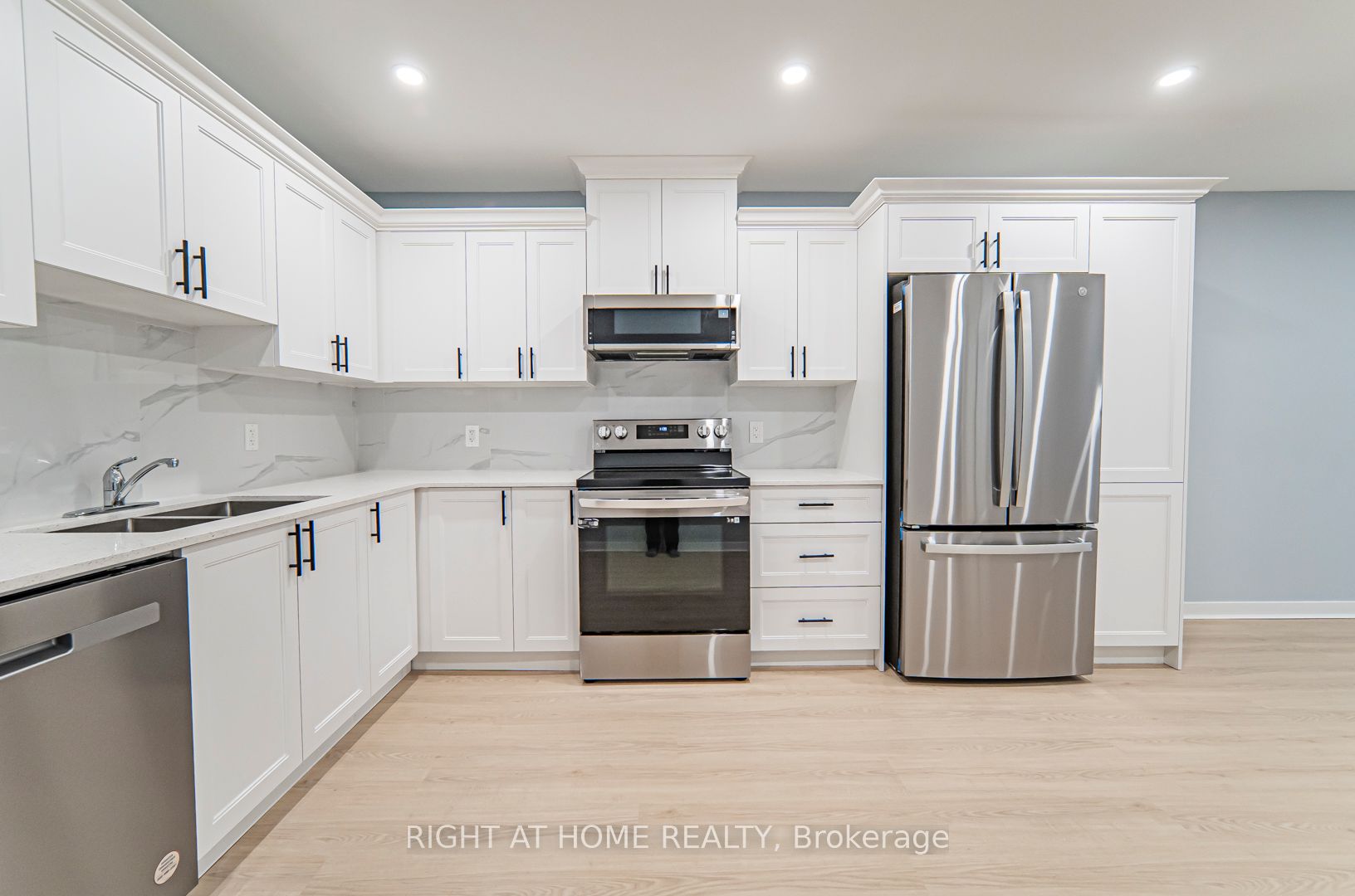 250 Beechy Drive, #Main Floor
