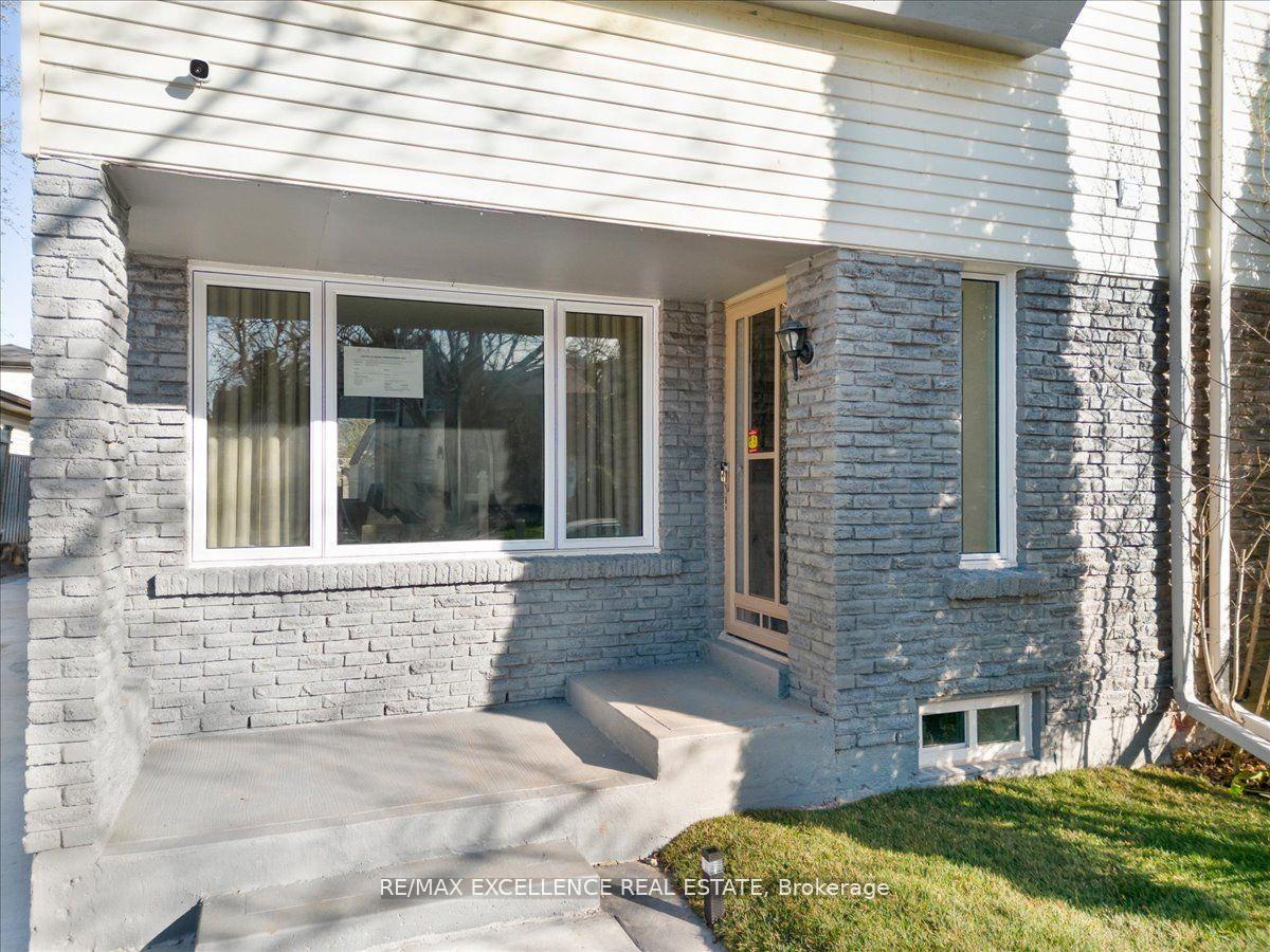 731 Hillcroft Street, Oshawa, ON L1G 7H7