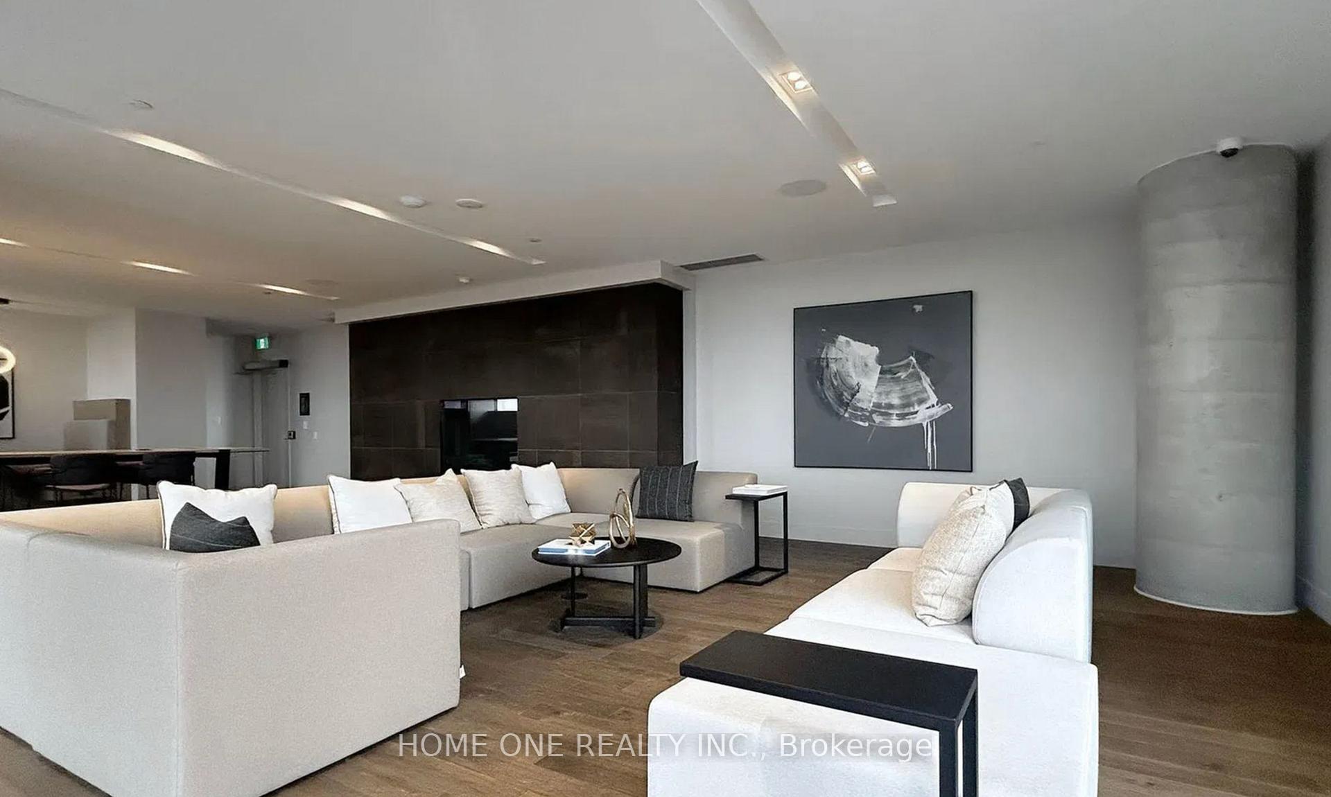 2 Bedrooms Condo at 1000 Portage,  Vaughan For sale