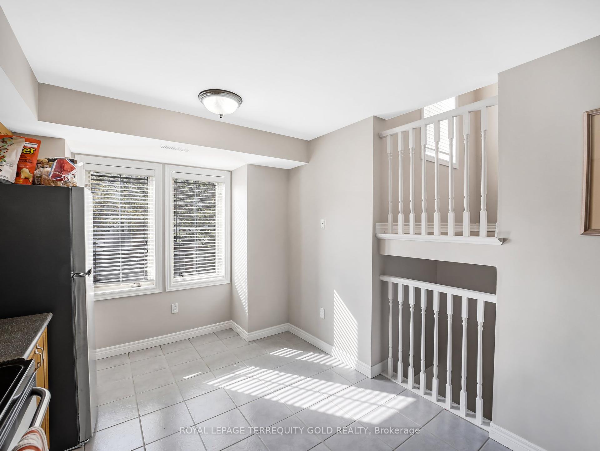 3 Bedrooms Condo at 4045 Upper Middle, Burlington For sale