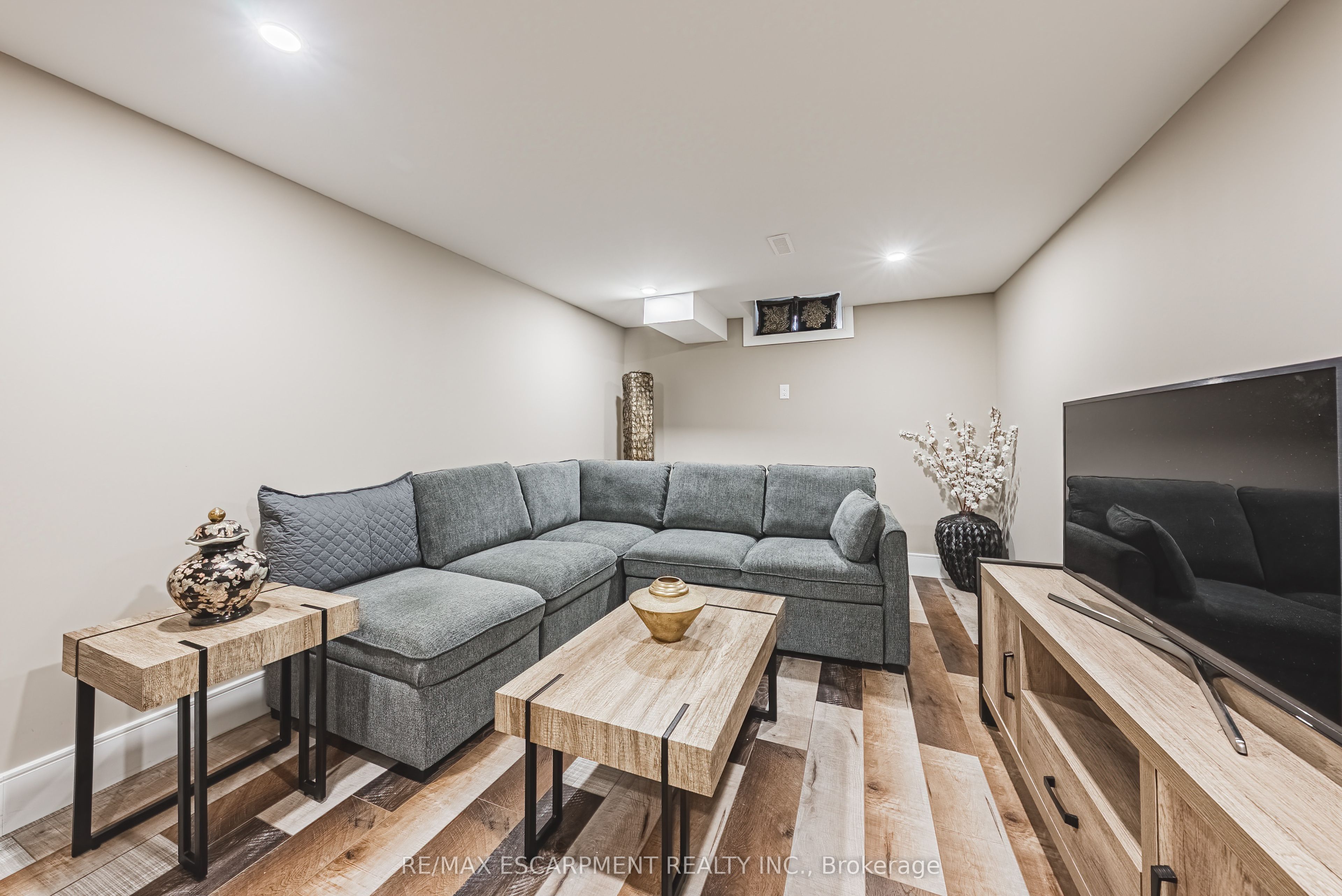 103 Broughton Avenue