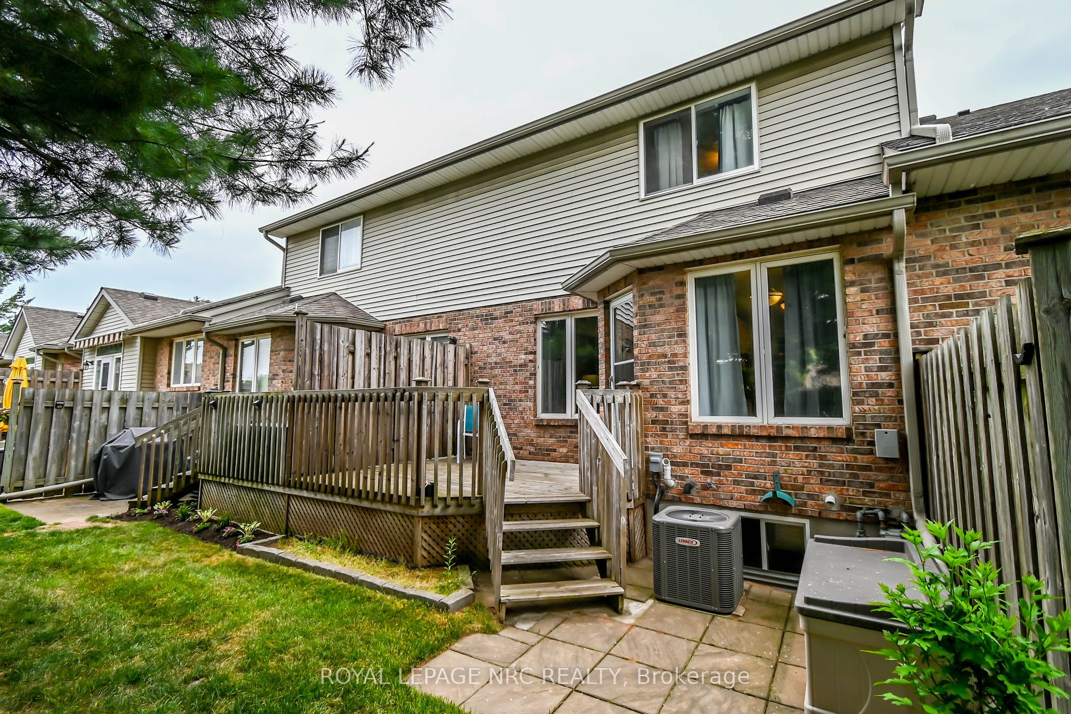 #28 - 5070 drummond Road, Niagara Falls, ON L2E 6E4