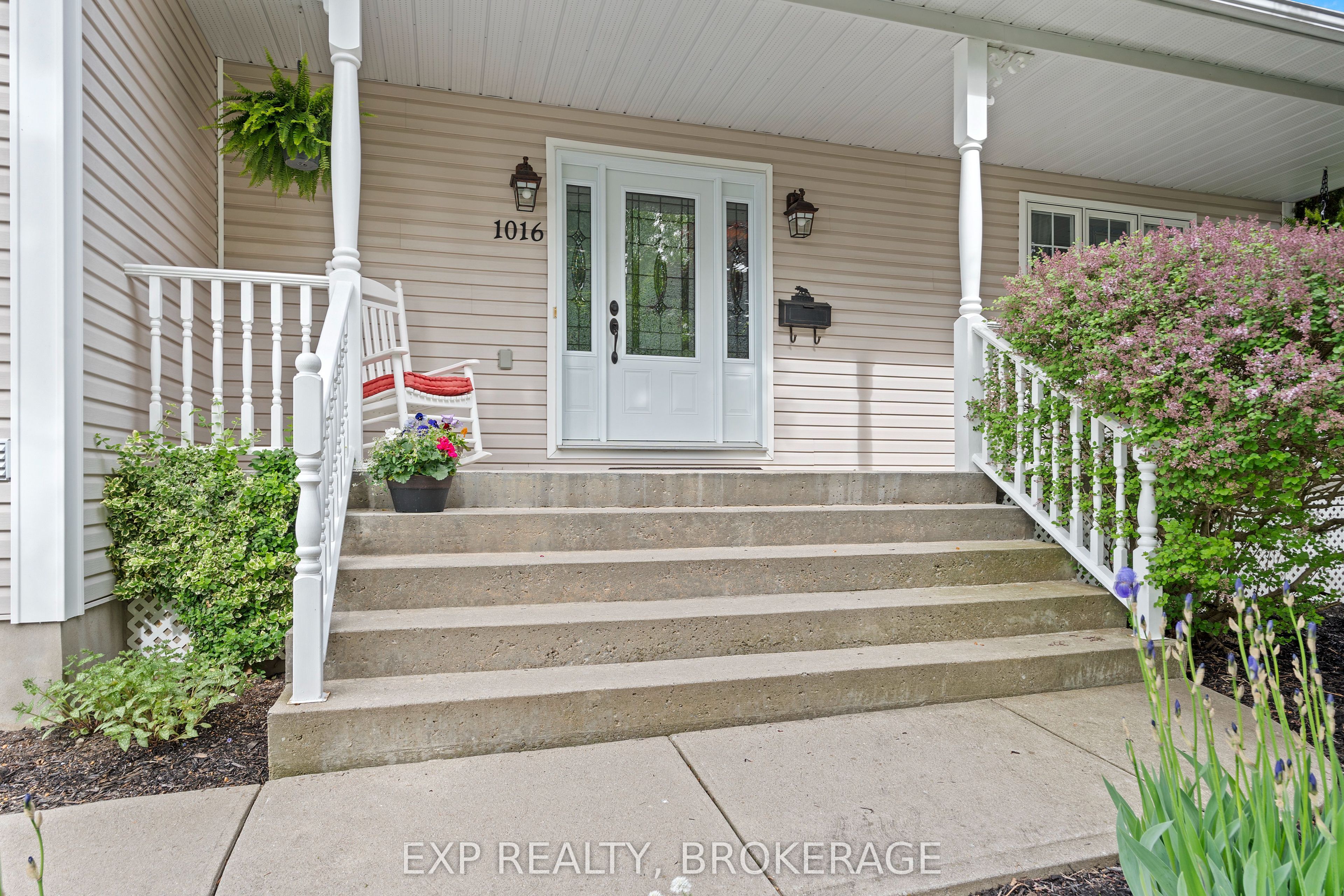 1016 FINCH Street