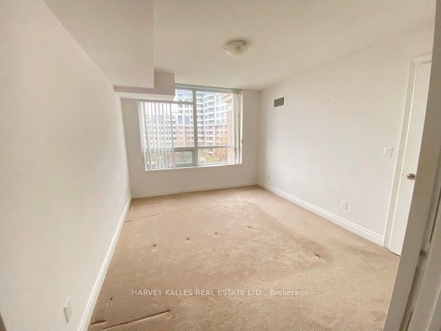 23 Cox Boulevard 653