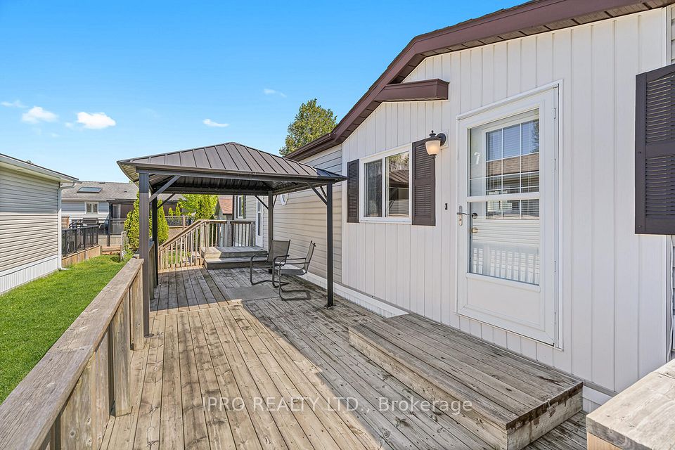2 Trillium Beach Drive, Puslinch, ON N0B 2J0
