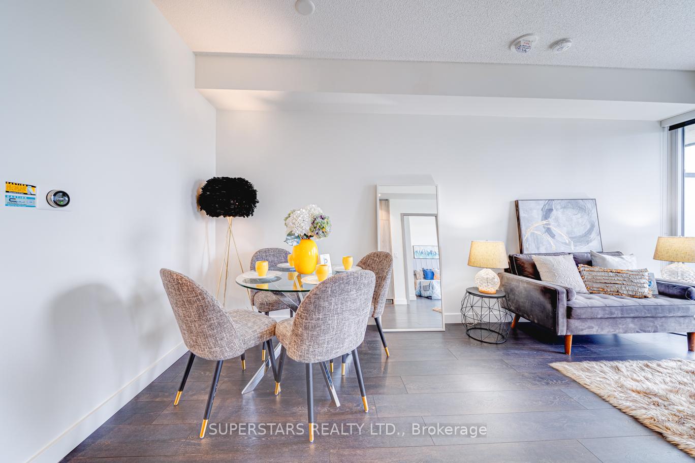 1 Bedroom Condo at 95 Mcmahon, Toronto For sale