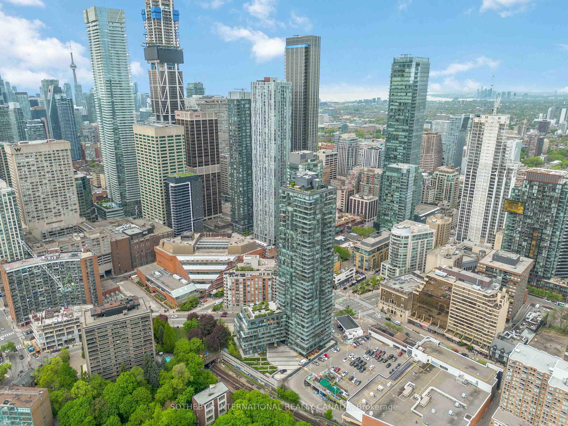 2 Bedrooms Condo at 825 Church, Toronto For sale