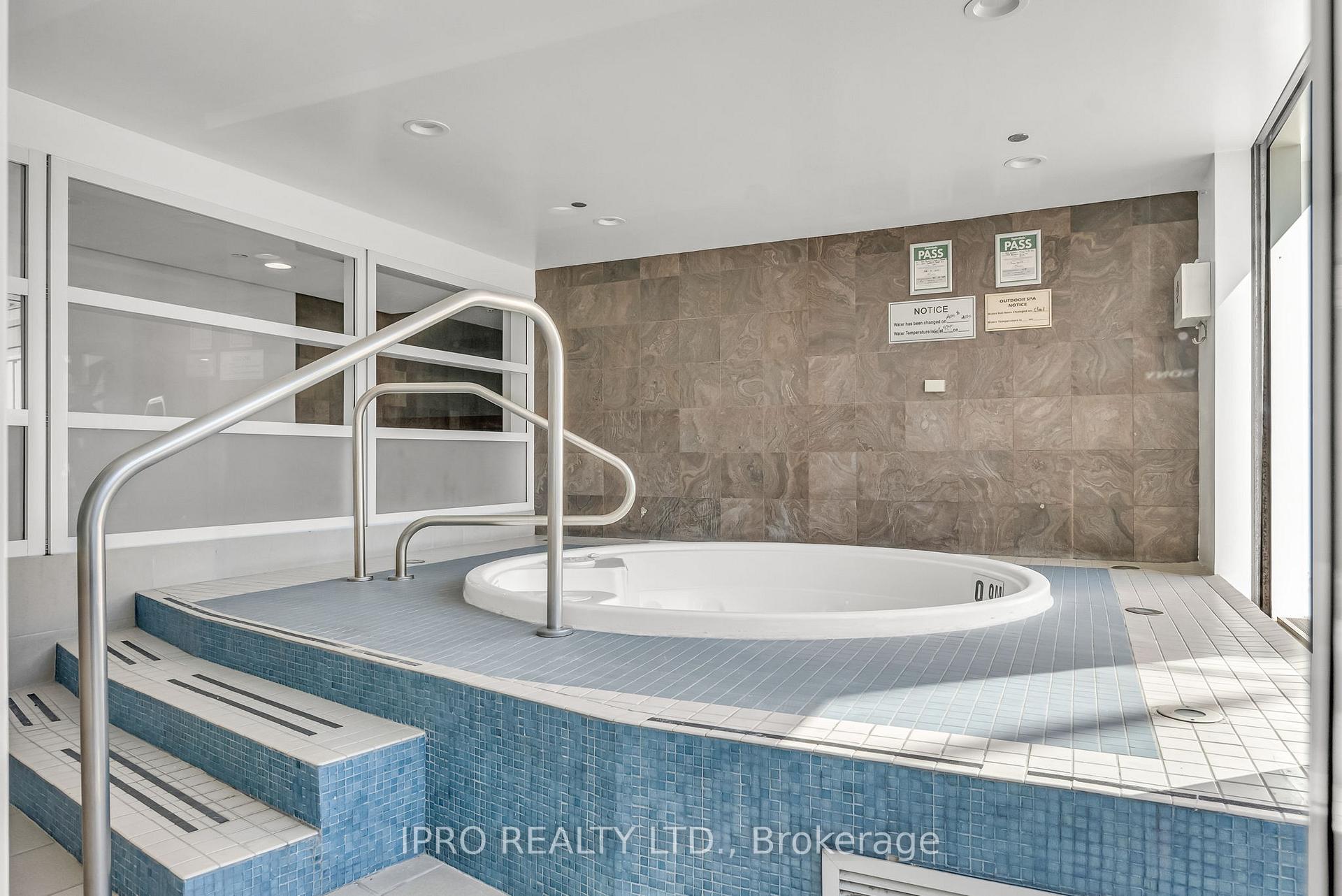 3 Bedrooms Condo at 500 Queens, Toronto For sale