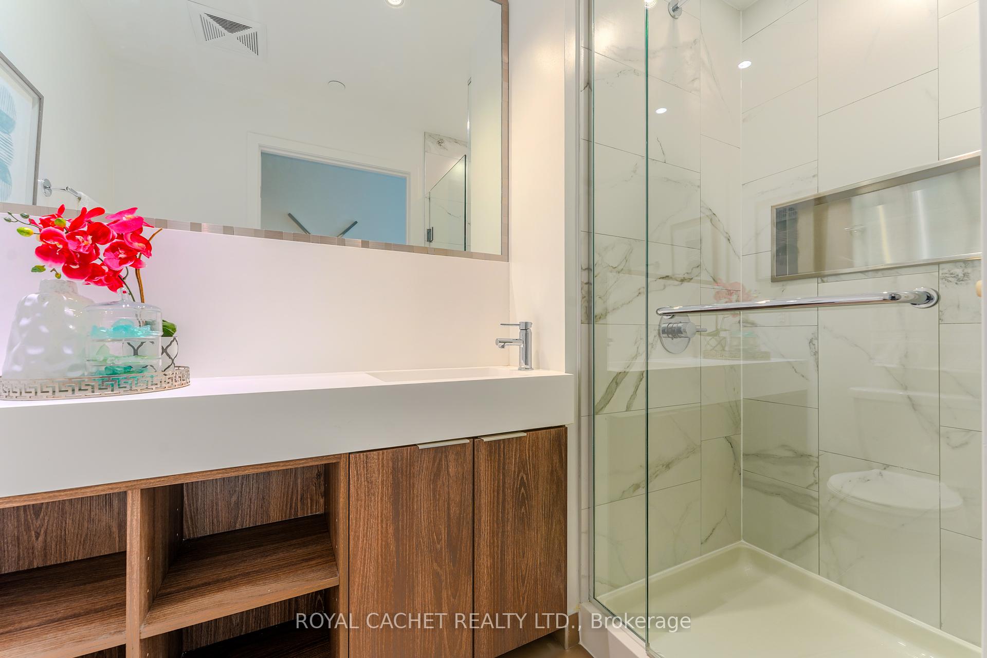 2 Bedrooms Condo at 15 Lower Jarvis, Toronto For sale