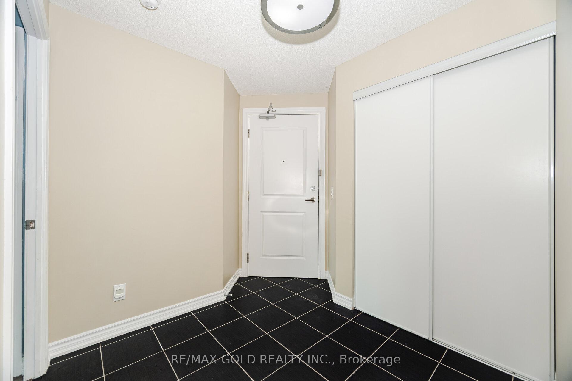 2 Bedrooms Condo at 7730 Kipling, Vaughan For sale
