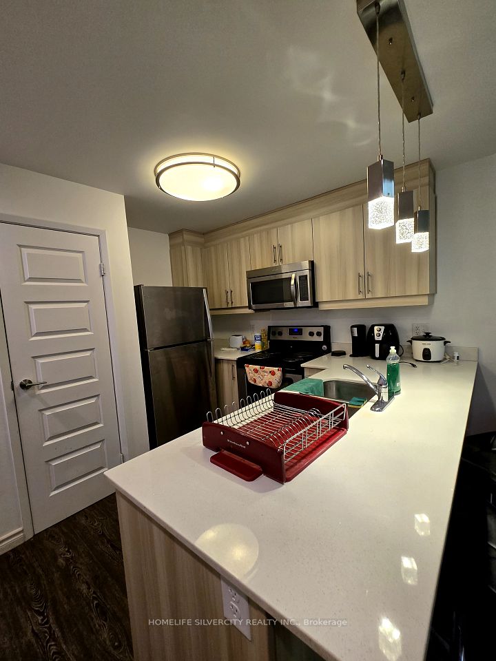 #905 - 158 King Street, Waterloo, ON N2J 2Y2