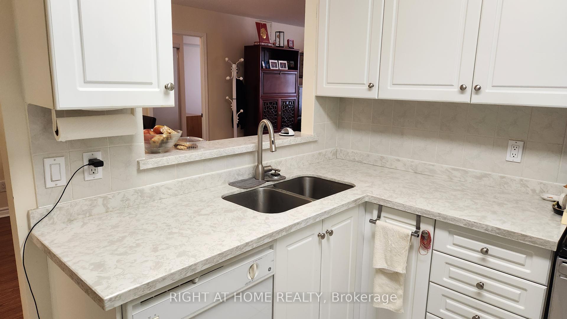2 Bedrooms Condo at 1883 McNicoll, Toronto For sale