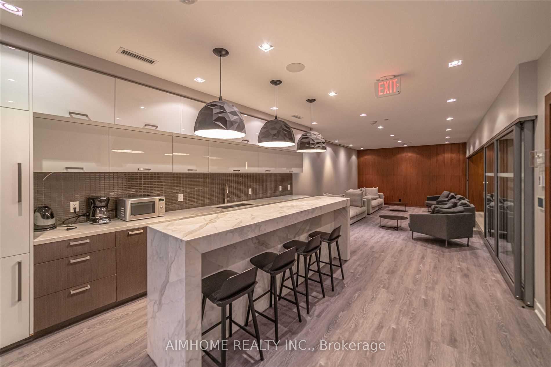 2 Bedrooms Condo at 8 Mercer, Toronto For sale