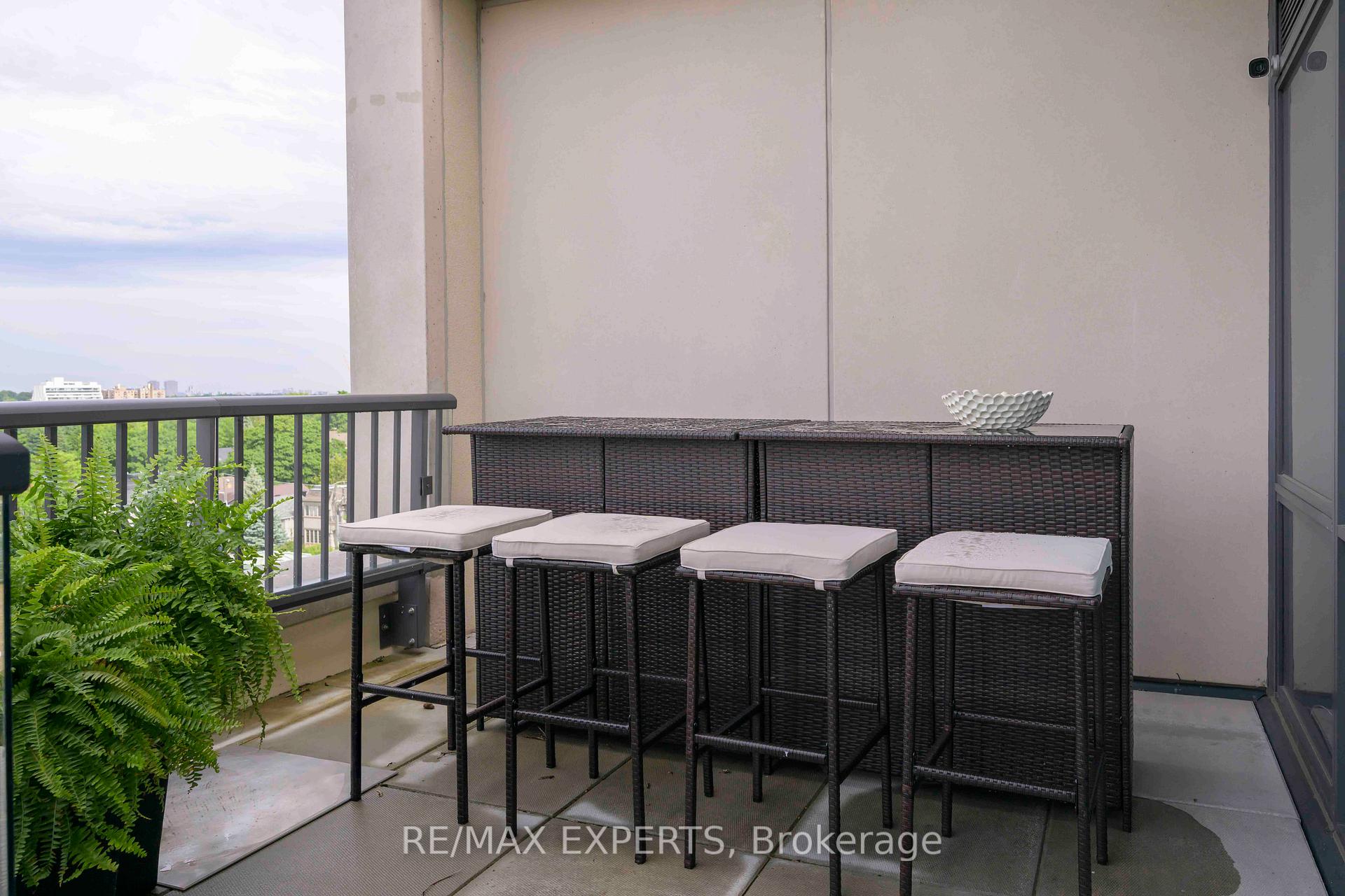 4 Bedrooms Condo at 1700 Avenue, Toronto For sale