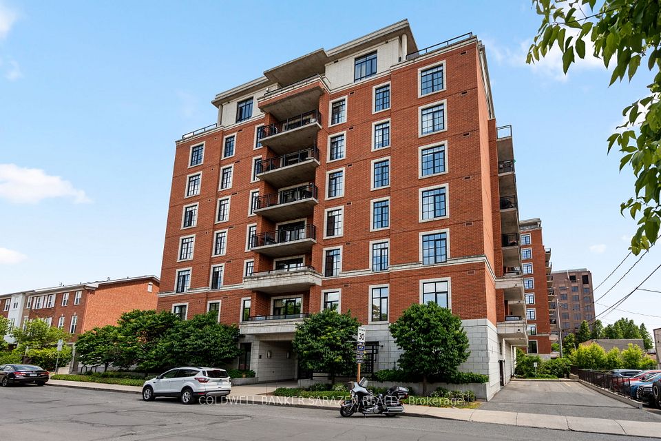 327 Breezehill