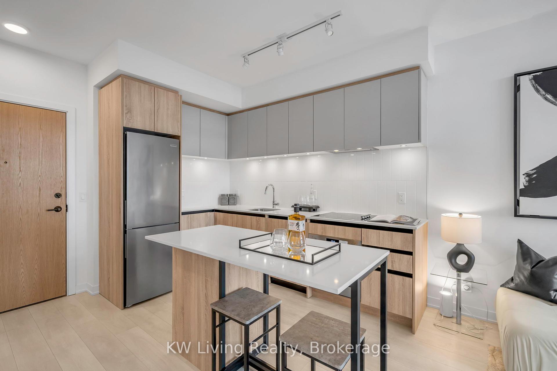 1 Bedroom Condo at 7950 Bathurst, Vaughan For sale