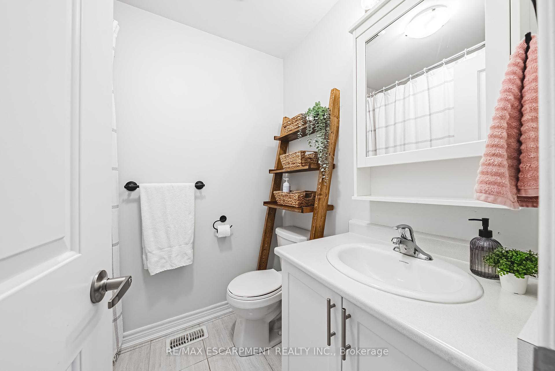 2 Bedrooms Condo at 18 Ridgeside,  Hamilton For sale