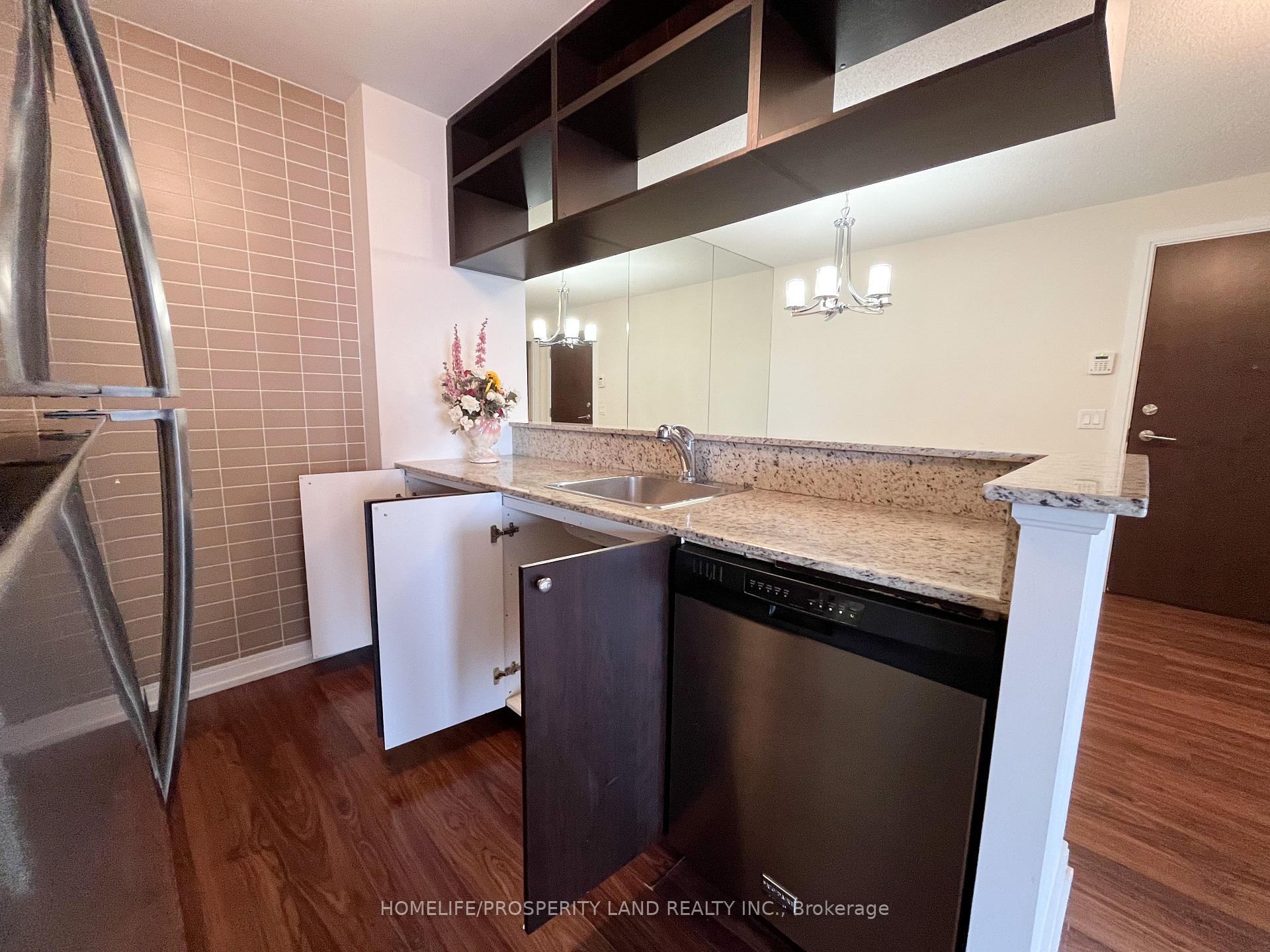 3 Bedrooms Condo at 181 Village Green, Toronto For sale