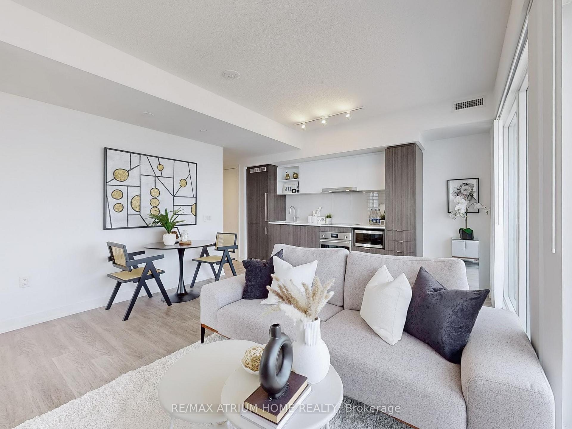 2 Bedrooms Condo at 55 Cooper, Toronto For sale