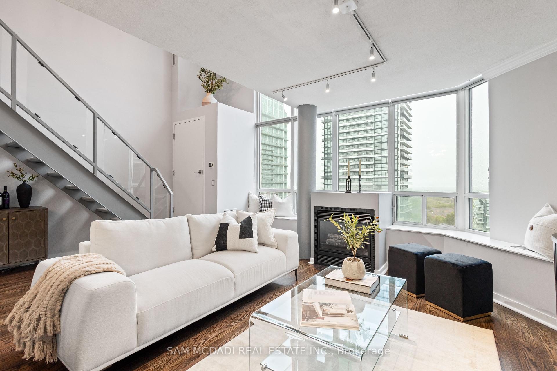 2 Bedrooms Condo at 250 Manitoba, Toronto For sale