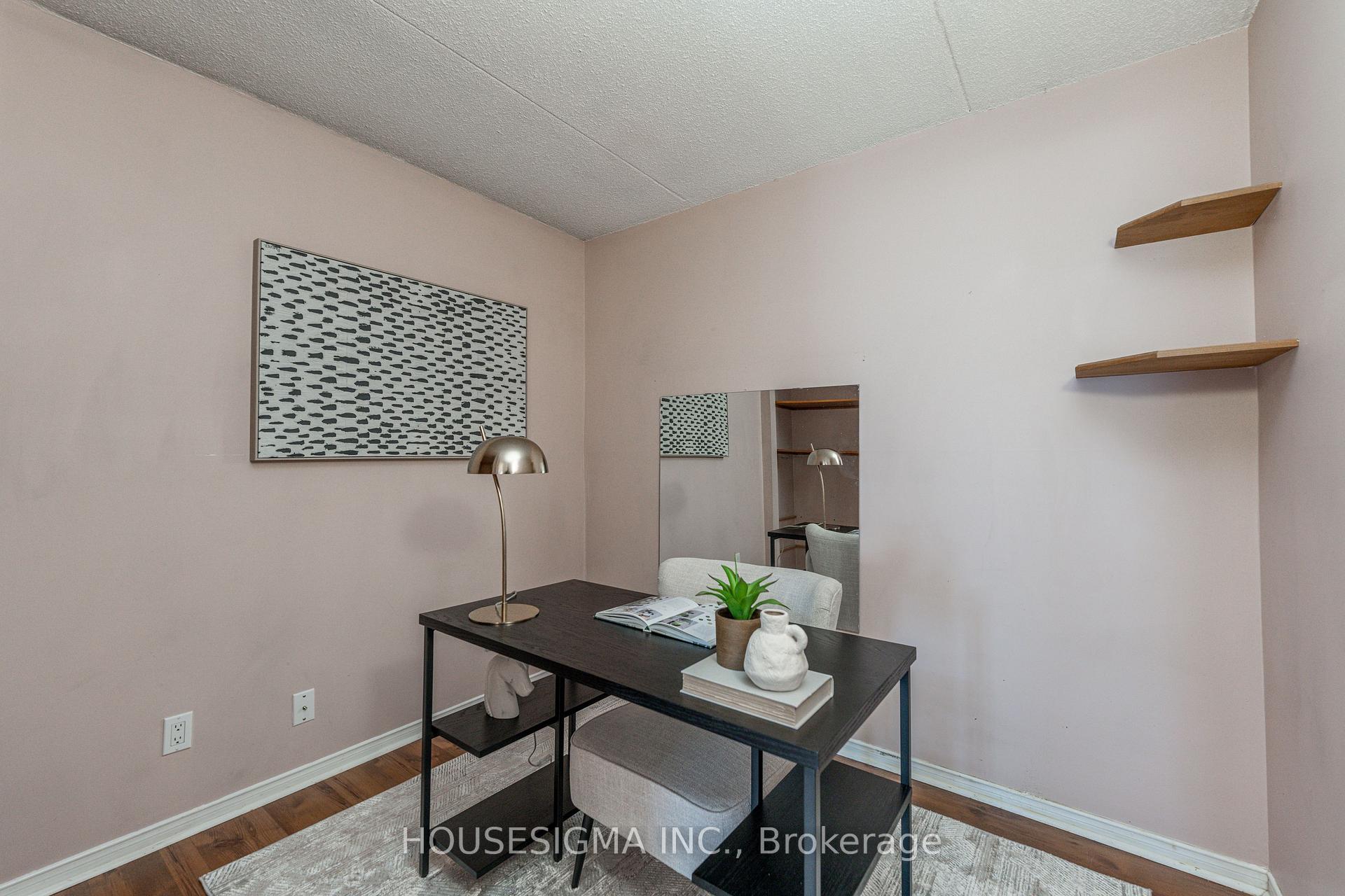 2 Bedrooms Condo at 2010 Cleaver, Burlington For sale