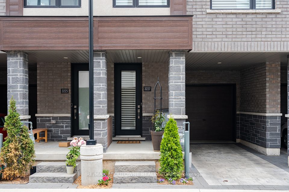 3227 Ellyn Common, Burlington, ON L7N 0A3