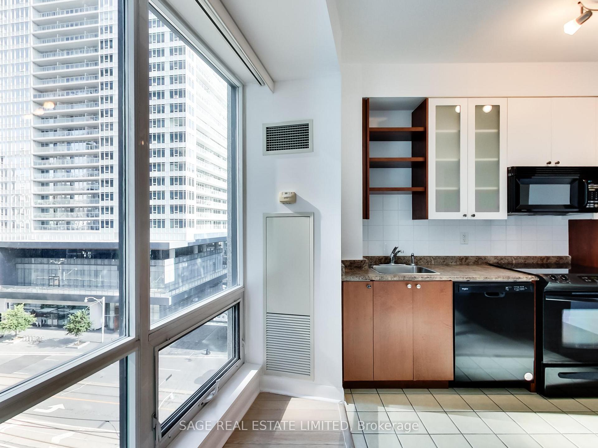 1 Bedroom Condo at 600 Fleet, Toronto For sale