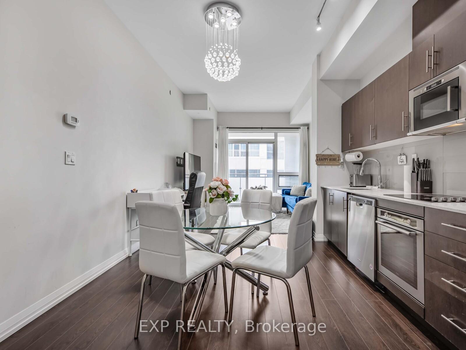 2 Bedrooms Condo at 460 Adelaide, Toronto For sale