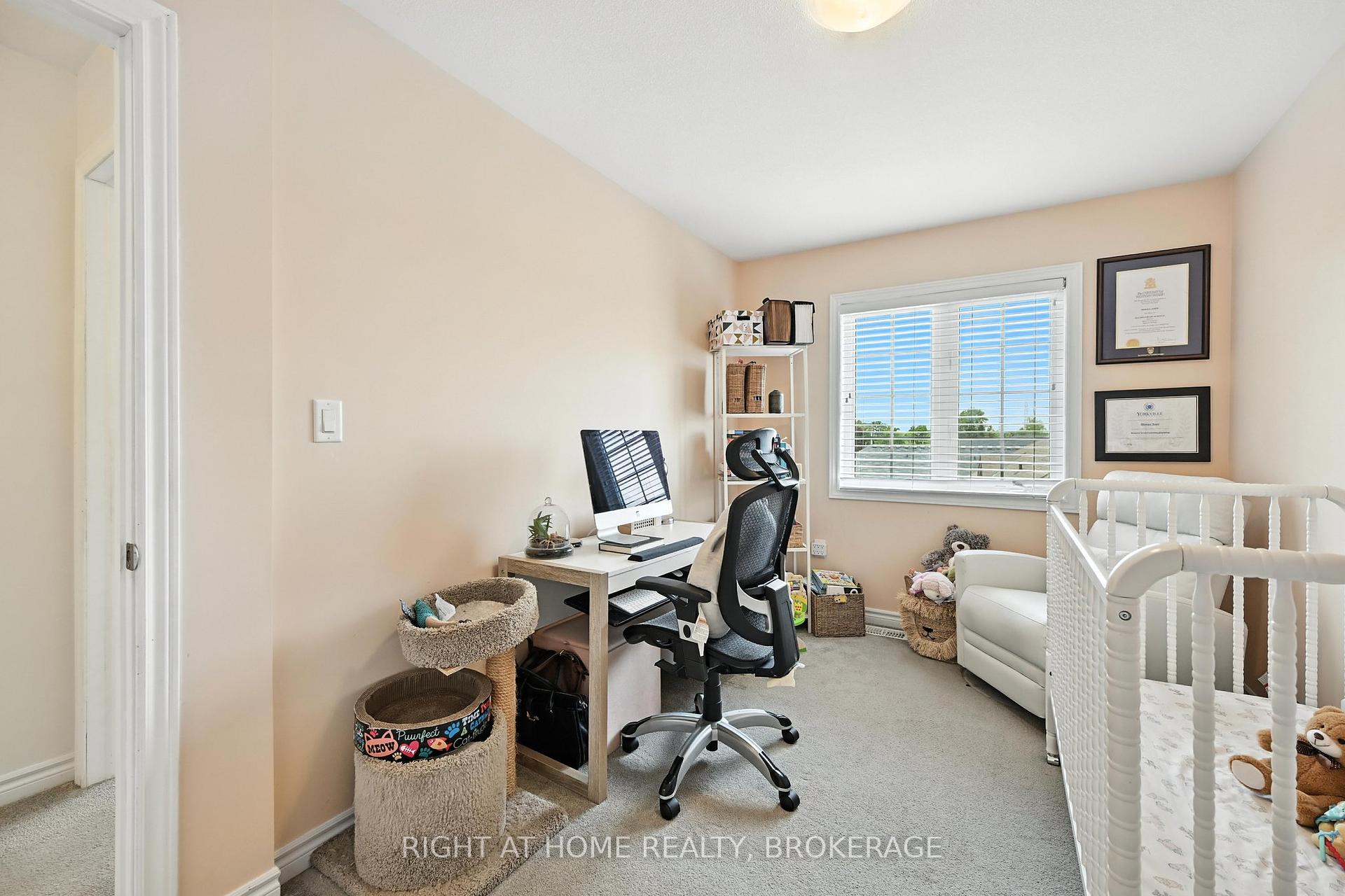 2 Bedrooms Condo at 377 GLANCASTER, Hamilton For sale