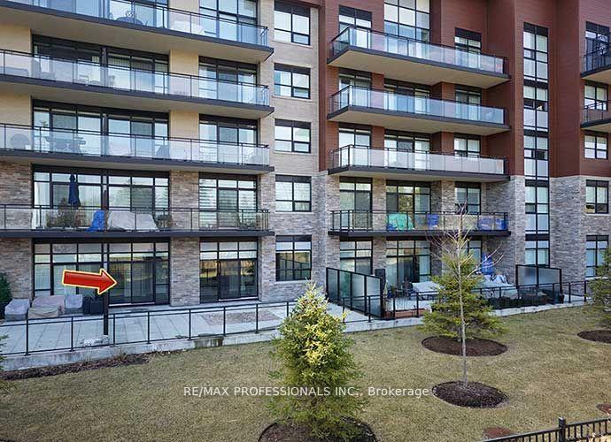 3 Bedrooms Condo at 1575 Lakeshore, Mississauga For sale
